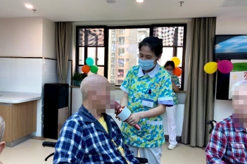 举办唱歌活动